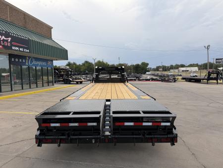 New #038461 2027 DIAMOND T SWF 25 X 102 TANDEM AXLE 14K FLATBED GOOSENECK W/ MAXX RAMPS