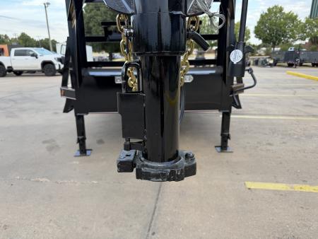 New #038461 2027 DIAMOND T SWF 25 X 102 TANDEM AXLE 14K FLATBED GOOSENECK W/ MAXX RAMPS