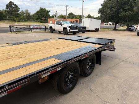 New #038461 2027 DIAMOND T SWF 25 X 102 TANDEM AXLE 14K FLATBED GOOSENECK W/ MAXX RAMPS