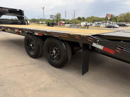 New #038461 2027 DIAMOND T SWF 25 X 102 TANDEM AXLE 14K FLATBED GOOSENECK W/ MAXX RAMPS