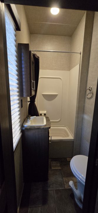 Used 2015 Keystone RV FUZION TOY HAULER FZ42215 Specialty Trailer