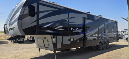 Used 2015 Keystone RV FUZION TOY HAULER FZ42215 Specialty Trailer