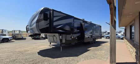 Used 2015 Keystone RV FUZION TOY HAULER FZ42215 Specialty Trailer