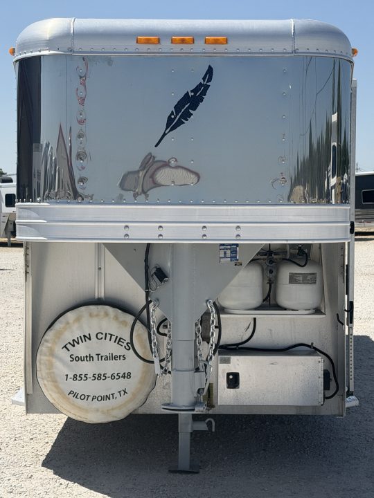 Used 2001 Featherlite 4 Horse Gooseneck Living Quarters Horse Trailer