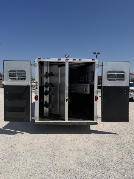 Used 2001 Featherlite 4 Horse Gooseneck Living Quarters Horse Trailer