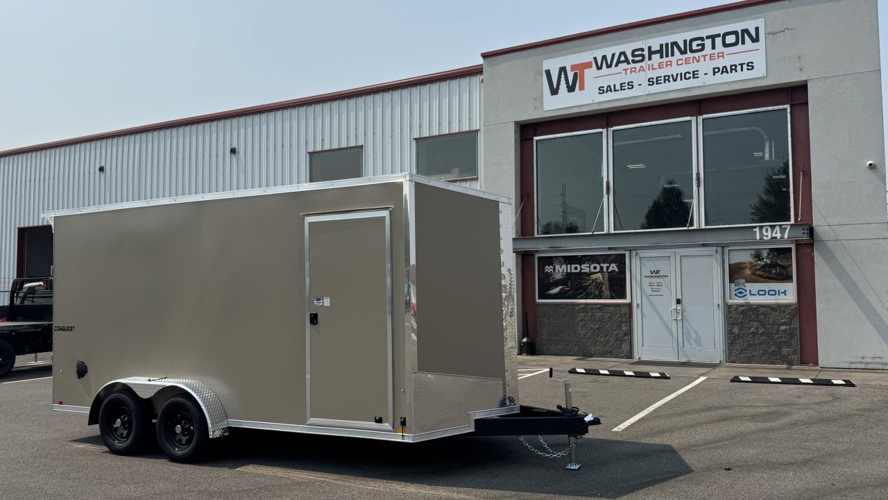 New 2027 Formula Trailers 7 x 16 Conquest SE Flat Top Sloped V-Nose 7K Cargo / Enclosed Trailer
