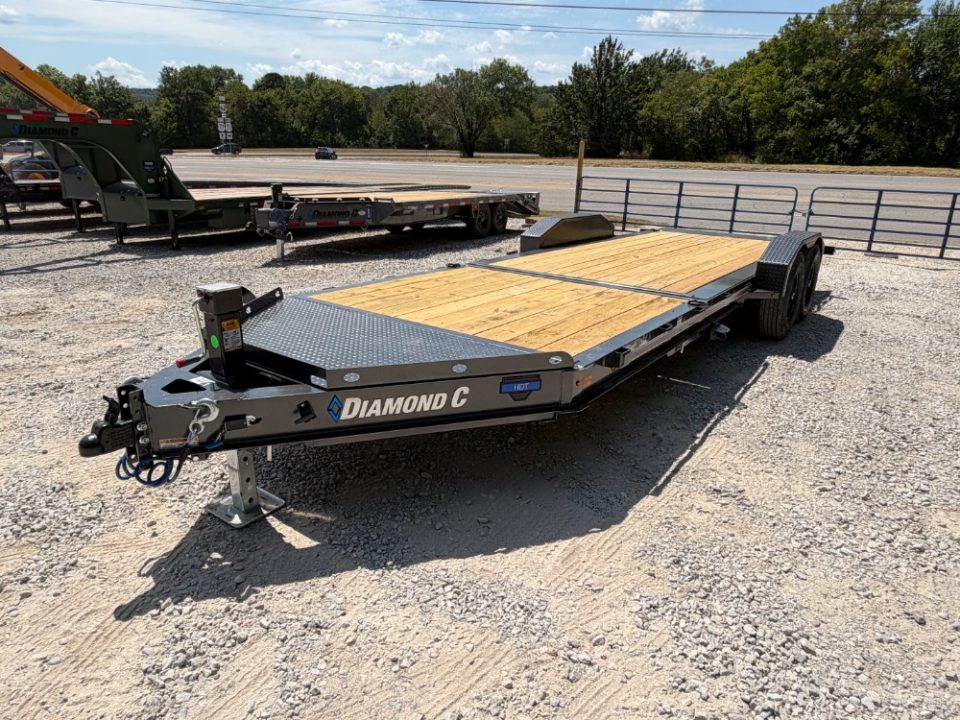 New 2027 Diamond C Trailers 15.5K HDT 207 Package 22'X82" Equipment Trailer