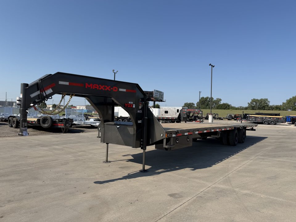 New 2027 MAXX-D 102 X 34 YDX Gooseneck Hydraulic Dovetail Trailer