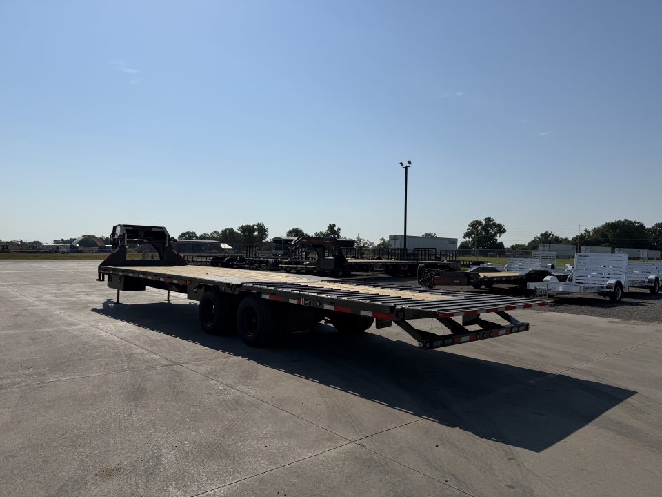 New 2027 MAXX-D 102 X 34 YDX Gooseneck Hydraulic Dovetail Trailer