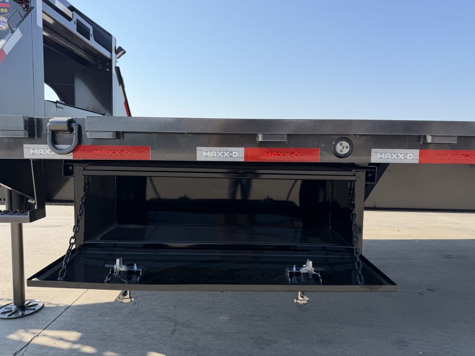 New 2027 MAXX-D 102 X 34 YDX Gooseneck Hydraulic Dovetail Trailer