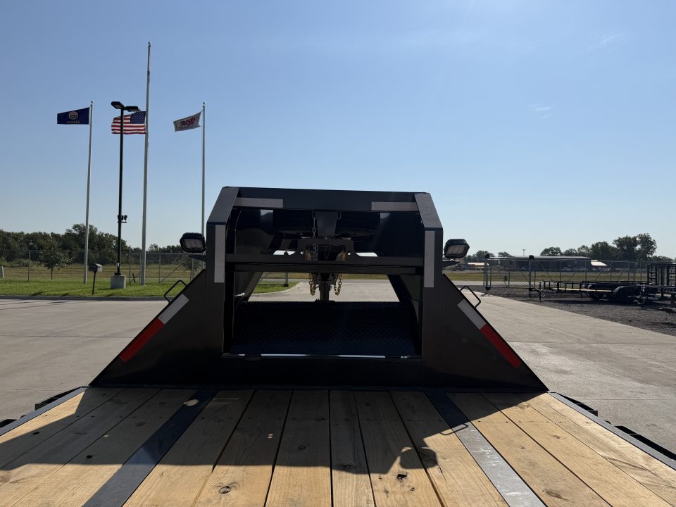 New 2027 MAXX-D 102 X 34 YDX Gooseneck Hydraulic Dovetail Trailer