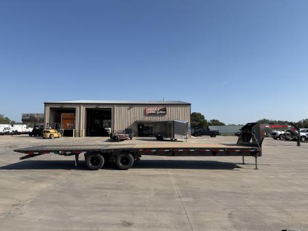 New 2027 MAXX-D 102 X 34 YDX Gooseneck Hydraulic Dovetail Trailer
