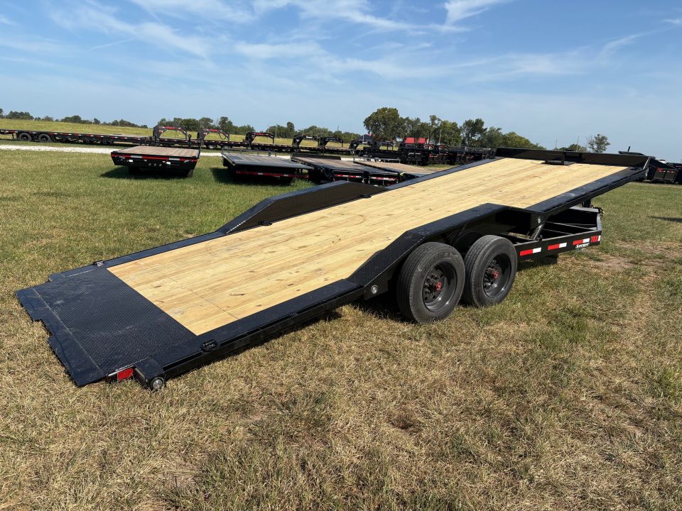 New 2027 MAXX-D 102x24 Tandem 17.5K Tilt Trailer W/ Hydro Jack