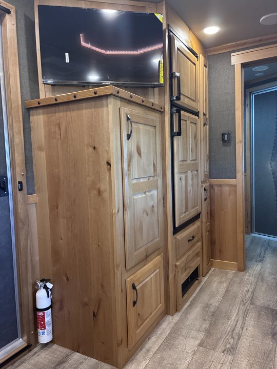 New 2027 SMC Laramie 3H 12' LQ Horse Trailer