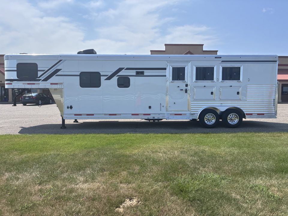 New 2027 SMC Laramie 3H 12' LQ Horse Trailer