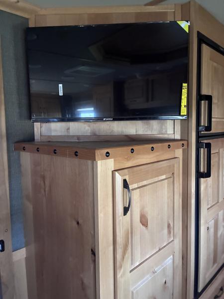 New 2027 SMC Laramie 3H 12' LQ Horse Trailer