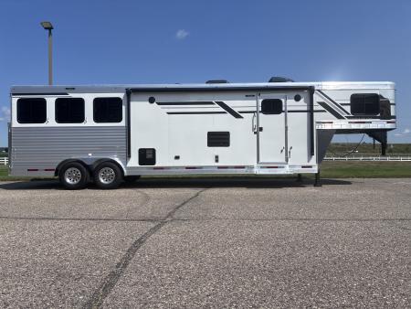 New 2027 SMC Laramie 3H 12' LQ Horse Trailer