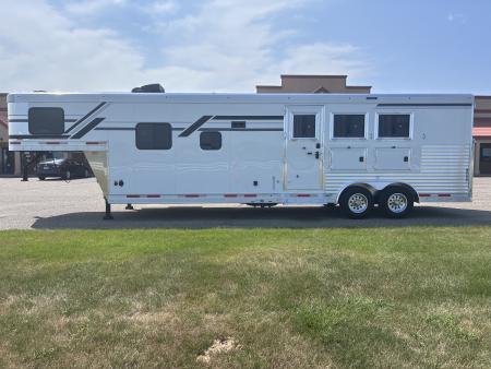 New 2027 SMC Laramie 3H 12' LQ Horse Trailer