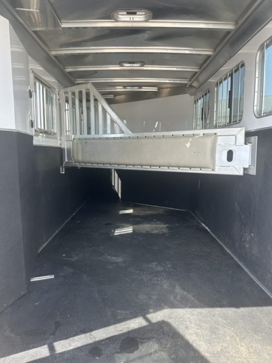Used 2024 Featherlite 3 Horse Slant