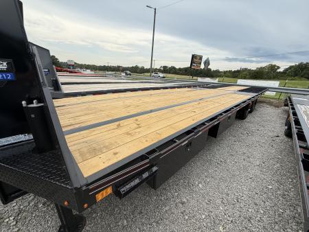 New 2026 Diamond C FMAX 212 32’ Flatbed Trailer, HYD DOVETAIL, HYD JACKS, 25.9K GVWR, ABS BRAKES 17.5 TIRE UPGRADE