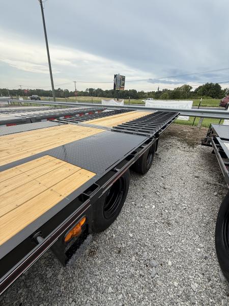 New 2026 Diamond C FMAX 212 32’ Flatbed Trailer, HYD DOVETAIL, HYD JACKS, 25.9K GVWR, ABS BRAKES 17.5 TIRE UPGRADE