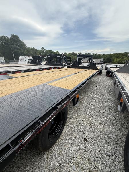 New 2026 Diamond C FMAX 212 32’ Flatbed Trailer, HYD DOVETAIL, HYD JACKS, 25.9K GVWR, ABS BRAKES 17.5 TIRE UPGRADE