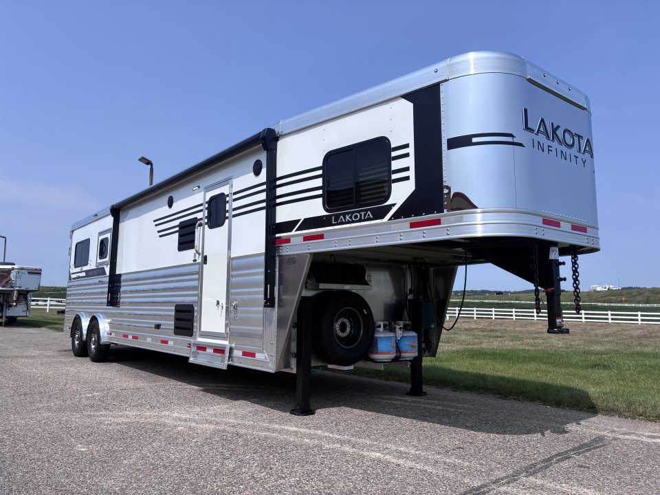 New 2027 Lakota Infinity 2H/Toy Hauler 9'LQ Straight Load Horse Trailer