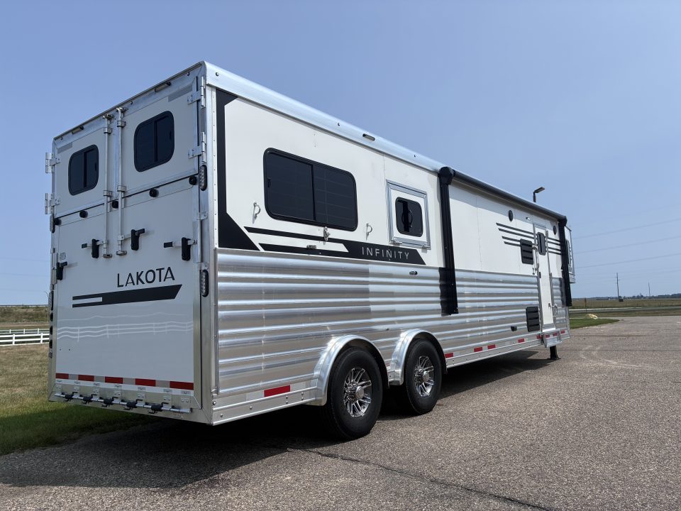 New 2027 Lakota Infinity 2H/Toy Hauler 9'LQ Straight Load Horse Trailer