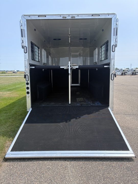 New 2027 Lakota Infinity 2H/Toy Hauler 9'LQ Straight Load Horse Trailer
