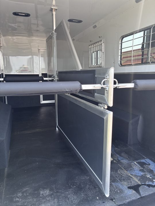New 2027 Lakota Infinity 2H/Toy Hauler 9'LQ Straight Load Horse Trailer