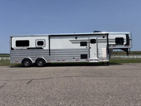 New 2027 Lakota Infinity 2H/Toy Hauler 9'LQ Straight Load Horse Trailer