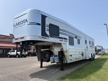 New 2027 Lakota Infinity 2H/Toy Hauler 9'LQ Straight Load Horse Trailer