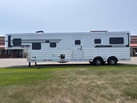 New 2027 Lakota Infinity 2H/Toy Hauler 9'LQ Straight Load Horse Trailer