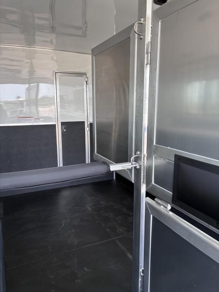 New 2027 Lakota Infinity 2H/Toy Hauler 9'LQ Straight Load Horse Trailer