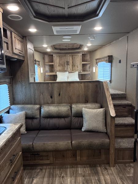 New 2027 Lakota Infinity 2H/Toy Hauler 9'LQ Straight Load Horse Trailer