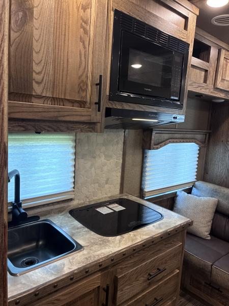 New 2027 Lakota Infinity 2H/Toy Hauler 9'LQ Straight Load Horse Trailer