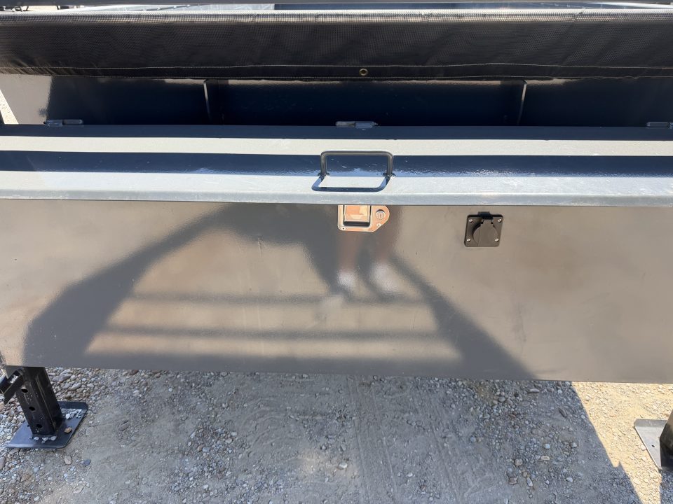 Used 2024 Lamar 83"x16' 14k Gooseneck Dump Trailer