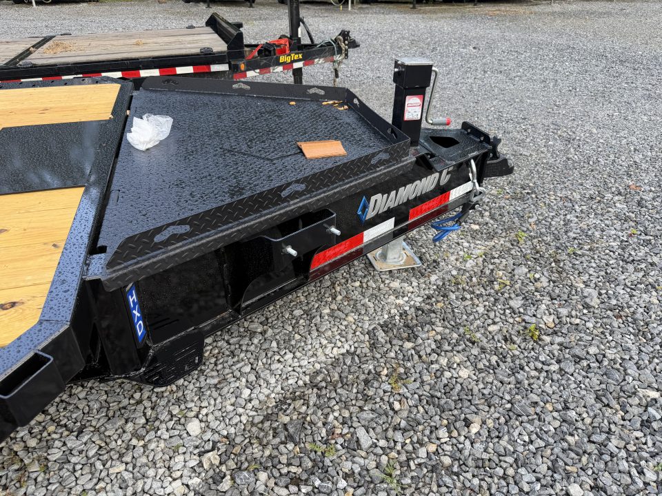 New 2026 Diamond C HXD210 DRIVE OVER FENDER TILT TRAILER **ABS BRAKES** BED ROLLER