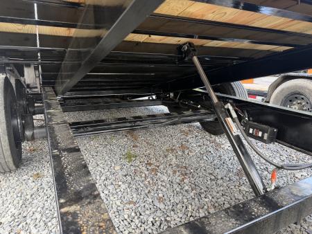 New 2026 Diamond C HXD210 DRIVE OVER FENDER TILT TRAILER **ABS BRAKES** BED ROLLER