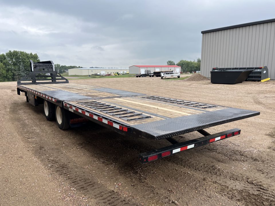 Used 2021 Midsota 32' Gooseneck Hydraulic Tail Flatbed Trailer