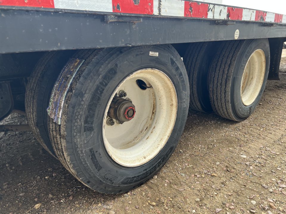 Used 2021 Midsota 32' Gooseneck Hydraulic Tail Flatbed Trailer