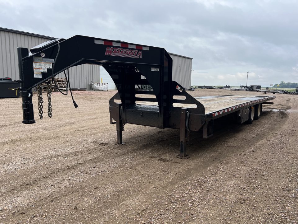 Used 2021 Midsota 32' Gooseneck Hydraulic Tail Flatbed Trailer