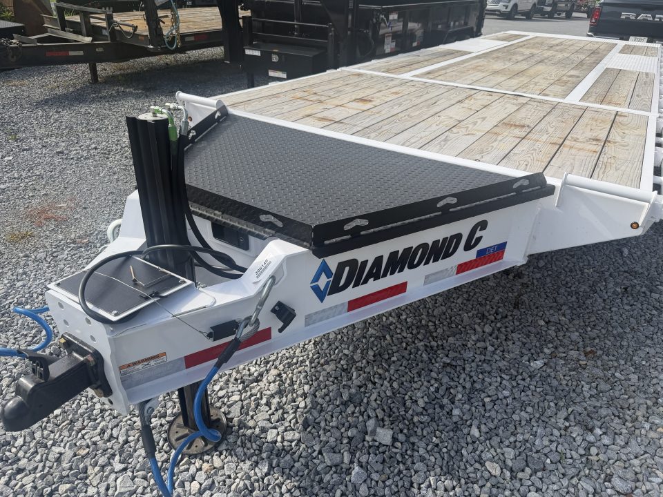 Used 2026 Diamond C DET210 DECK OVER TILT 102 X26 HYDRO JACK @ SOLAR CHARGER