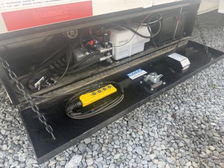 Used 2026 Diamond C DET210 DECK OVER TILT 102 X26 HYDRO JACK @ SOLAR CHARGER