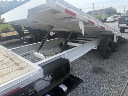 Used 2026 Diamond C DET210 DECK OVER TILT 102 X26 HYDRO JACK @ SOLAR CHARGER