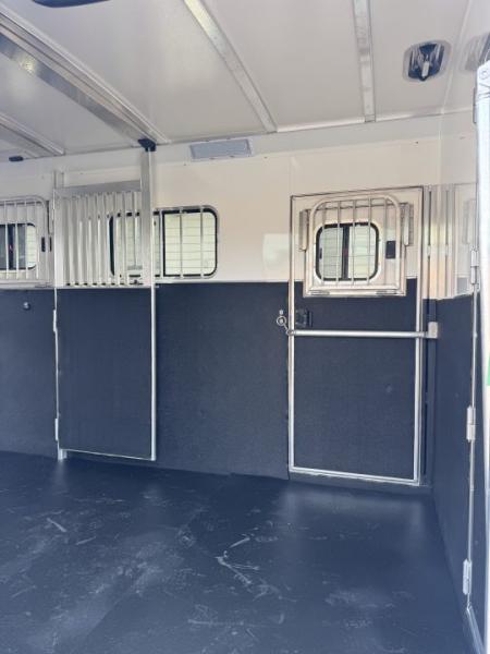 New 2027 Cimarron 2+1 Warmblood Gooseneck Horse Trailer