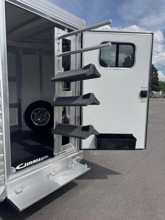 New 2027 Cimarron 3 Horse Bumper Pull