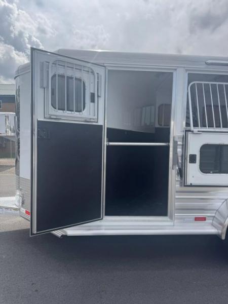 New 2027 Cimarron 3 Horse Bumper Pull