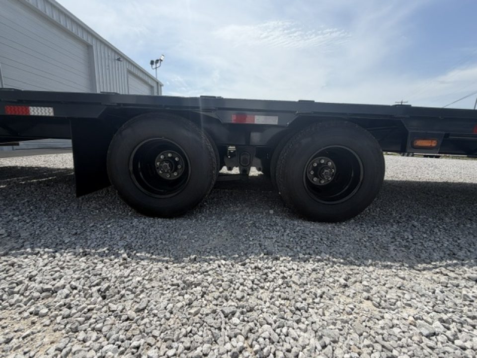 New HillCrest Gooseneck 35+5 25.9 W/ Max Ramps