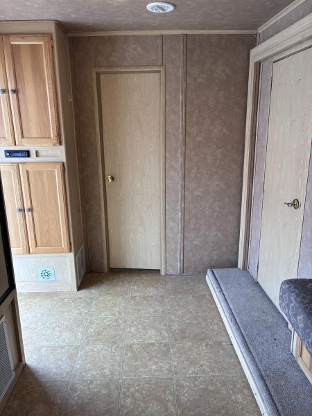 Used 2005 Exiss Trailers 4H 14'LQ Horse Trailer